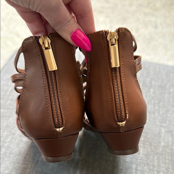 Comfortview Gladiator The Helen Sandal in Cognac - Picture 8 of 15